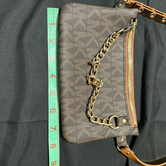 Michael Kors Signature Logo Print Belt Bag With Adjustable Strap - Picture 5 of 5